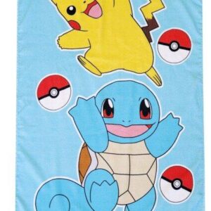Pokemon strandlaken Squirtle en Pikachu 70 x 140 cm lichtblauw